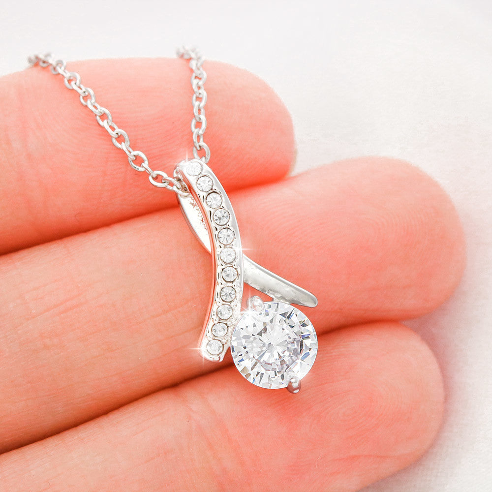 ALLURING BEAUTY NECKLACE