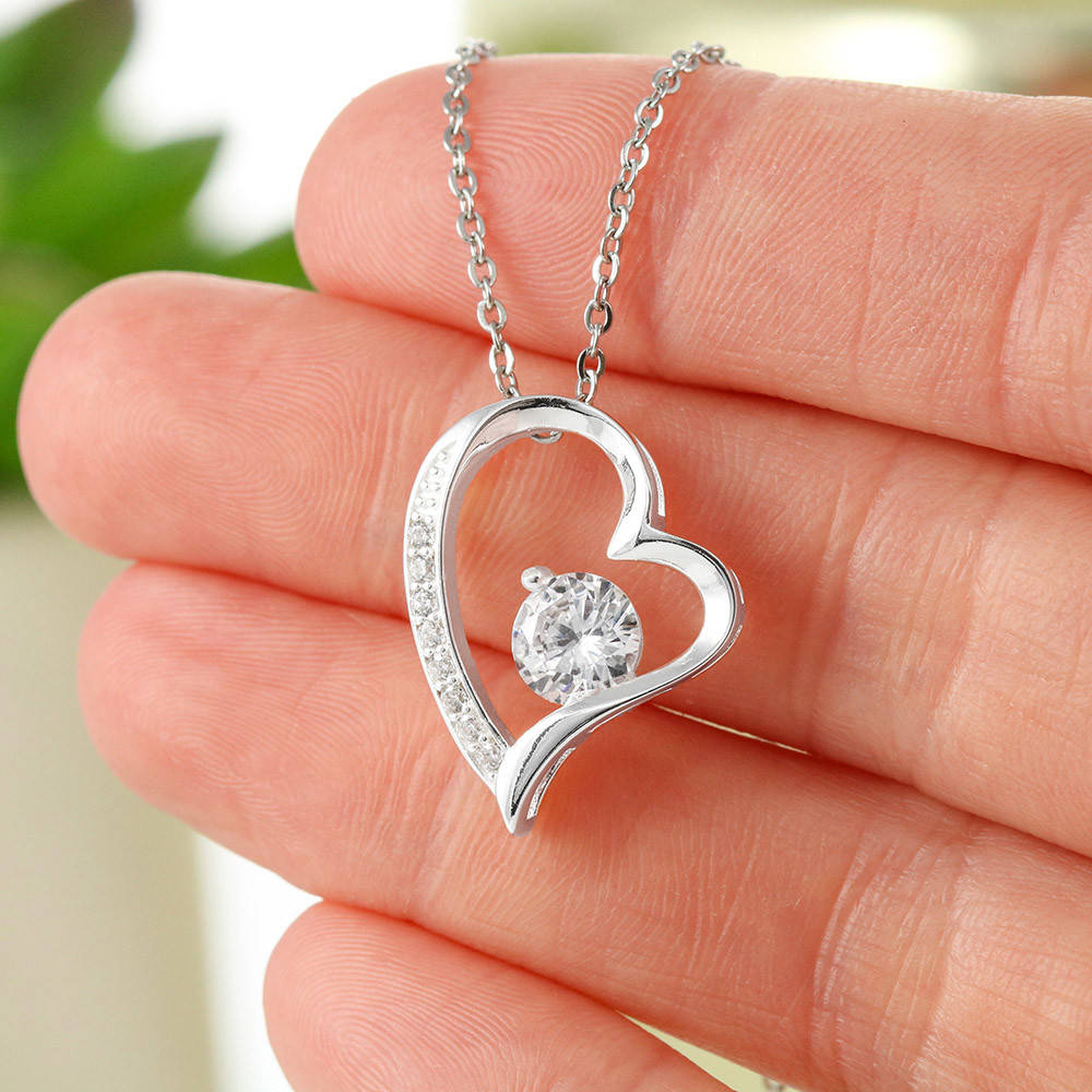 FOREVER LOVE NECKLACE